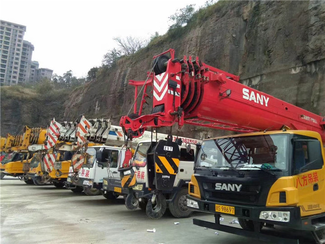 永德县吊车出租按什么计费？台班费、单次费、里程费怎么算？